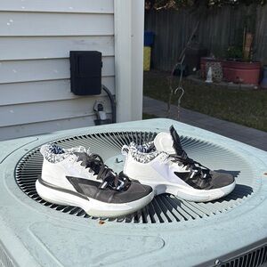 Black and white Graphic High-Top Sneakers